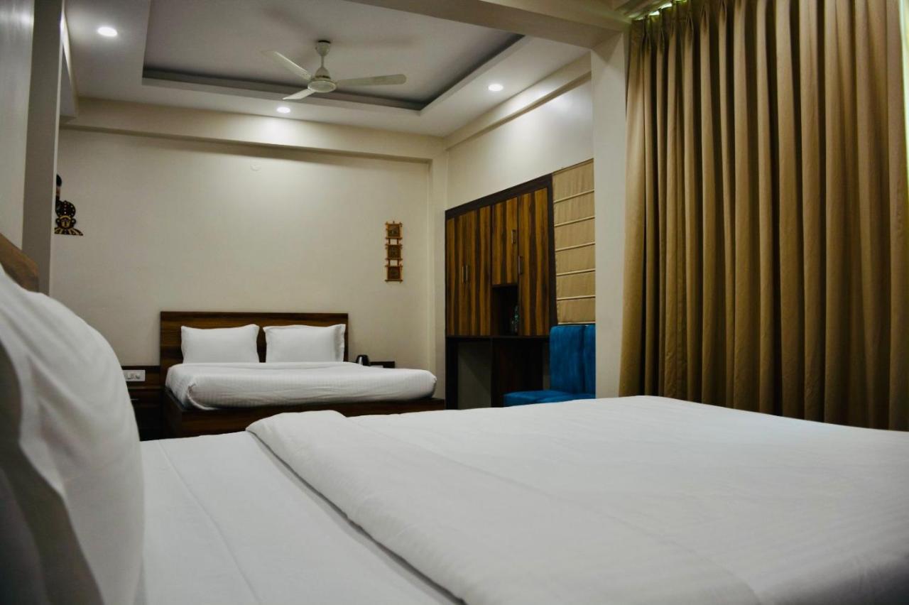 כלכותה Hotel Royal Residency מראה חיצוני תמונה